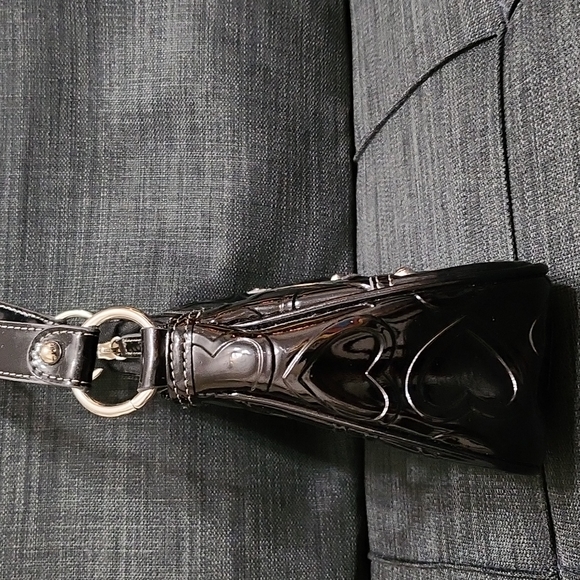 BEAUTIFUL XOXO BLACK PATENT HEARTS SHOULDER BAG IN GREAT CONDITION! - Picture 5 of 8